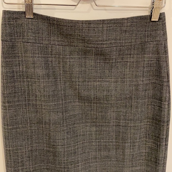 Brand new pencil skirt - Picture 2 of 2